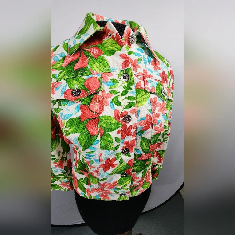 ♥️ LIZ CLAIBORNE WOMEN'S DENIM STYLE FLORAL PATTERN JACKET SIZE P (PETITE) SMALL - Picture 2 of 12